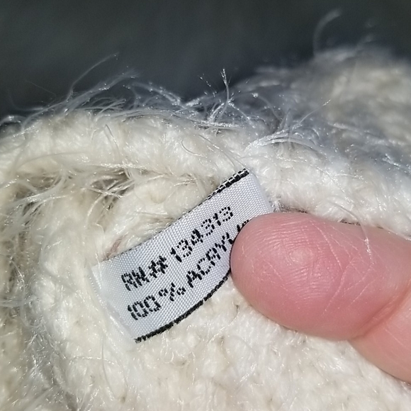OCTOBER LOVE Ivory Mohair Beanies - Picture 9 of 10